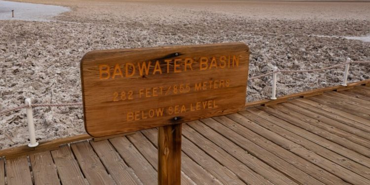 Norte-americano Max Jollife e espanhola Carmen Perez batem recordes na Badwater 135 no Vale da Morte