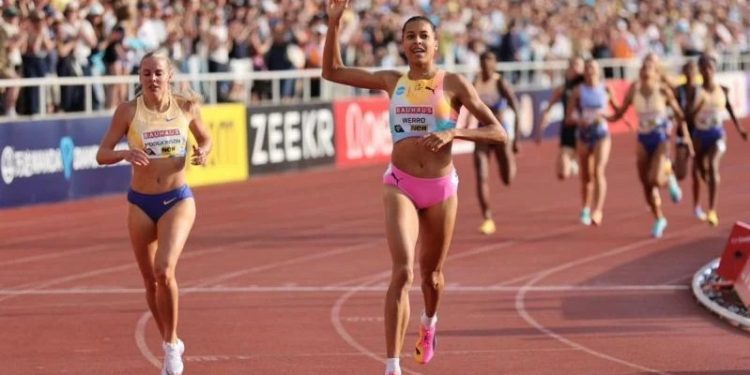 Europeu de Birmingham: Audrey Werro bate Keely Hodgkinson na final dos 800 m com recorde dos Campeonatos