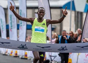 Queniano Isaia Lasoi vence Meia Maratona da Costa de Antrim com recorde do percurso