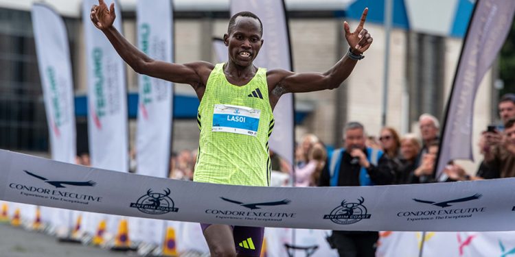 Queniano Isaia Lasoi vence Meia Maratona da Costa de Antrim com recorde do percurso