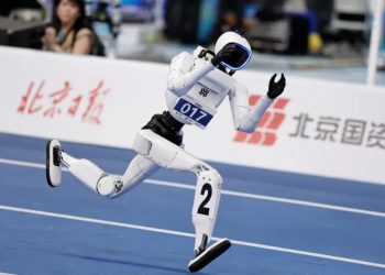 Novo recorde de robô chinês nos 100 m em menos de 9 segundos