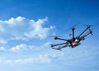 Drone colide com barreira no Europeu de Birmingham