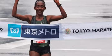 Doping: Etíope Ruti Aga, vencedora da Maratona de Tóquio de 2019, suspensa provisoriamente