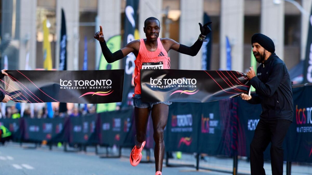 Queniano Leonard Langat repete triunfo na Maratona de Toronto