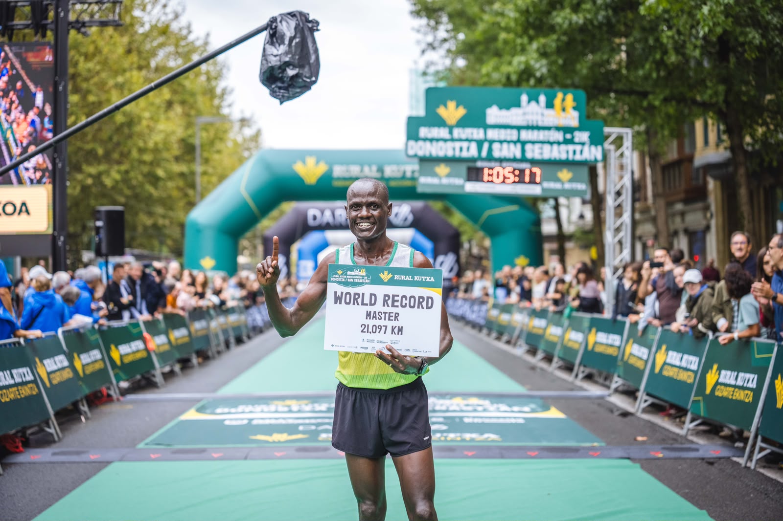 Queniano Mark Kiptoo vence com recorde mundial do escalão +50 na Meia Maratona de San Sebastian