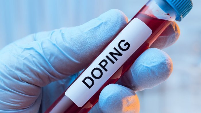 Doping: Maratonista etíope de 21 anos suspenso por acusar testosterona na Maratona de Hamburgo